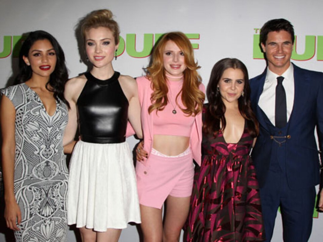 Bella Thorne, Bianca A. Santos, & Skyler Samuels on the Meaning Behind 'The DUFF'
