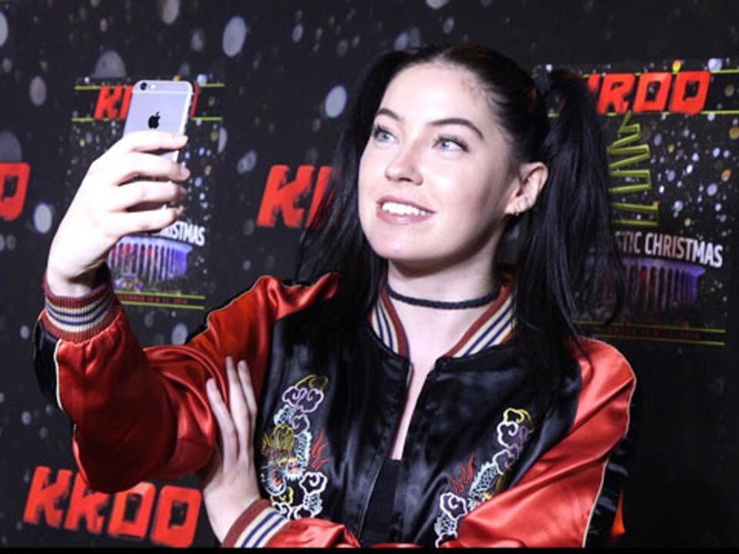 Bishop Briggs Teaches Us Her "Bunny Dance”
