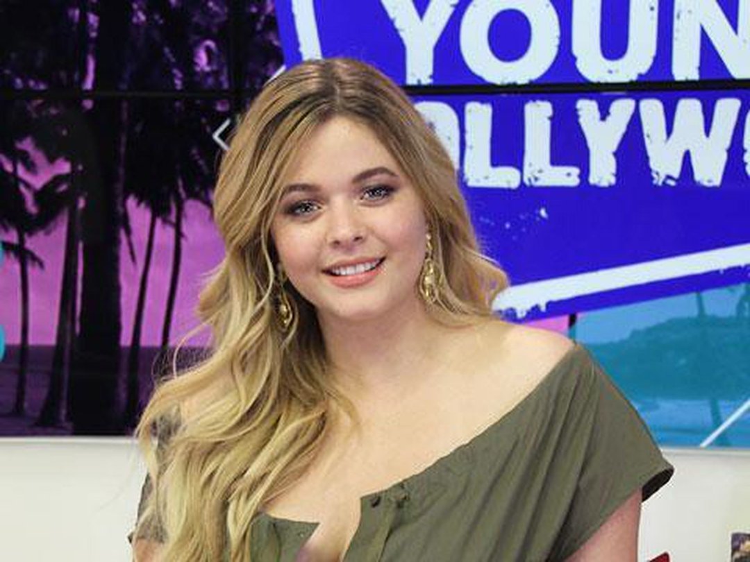 Sasha Pieterse Talks PLL Finale & Museum