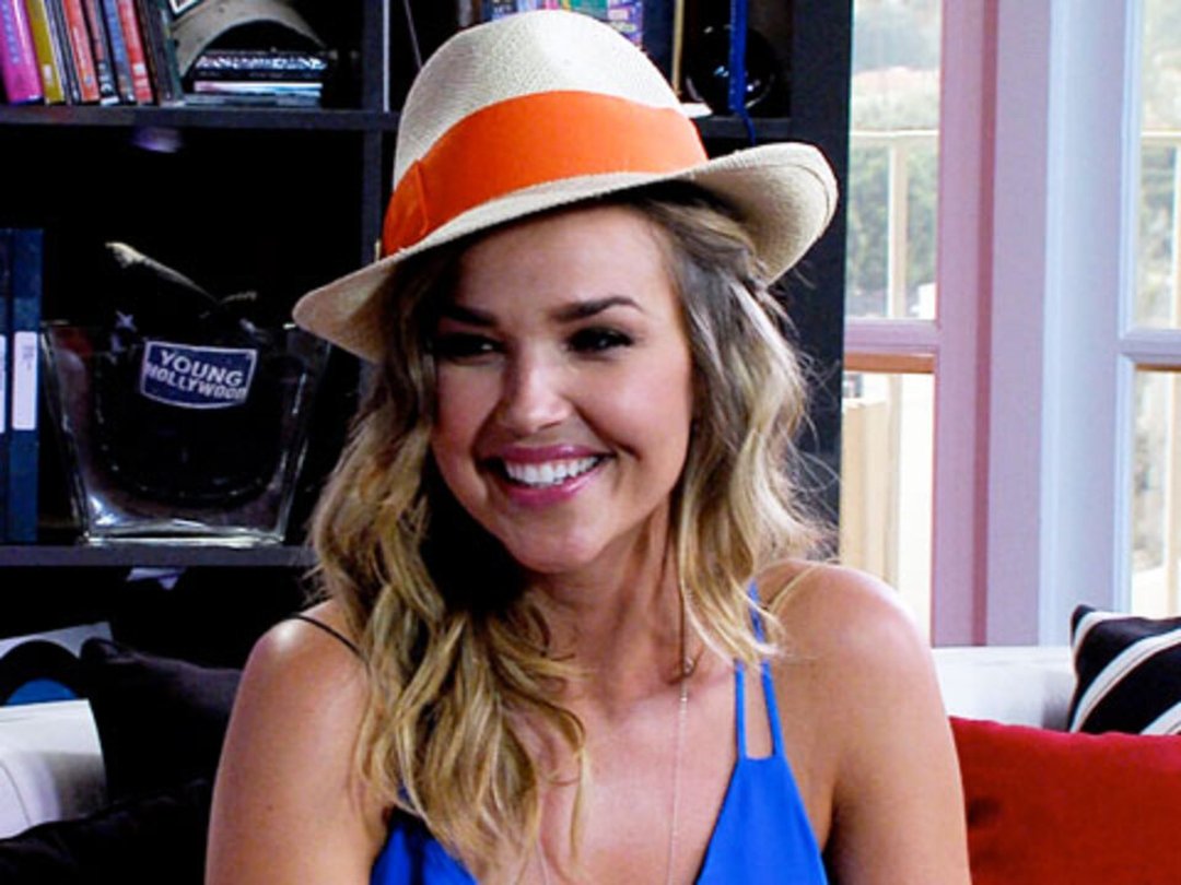 Arielle Kebbel Mixes Budget and Designer Fashions