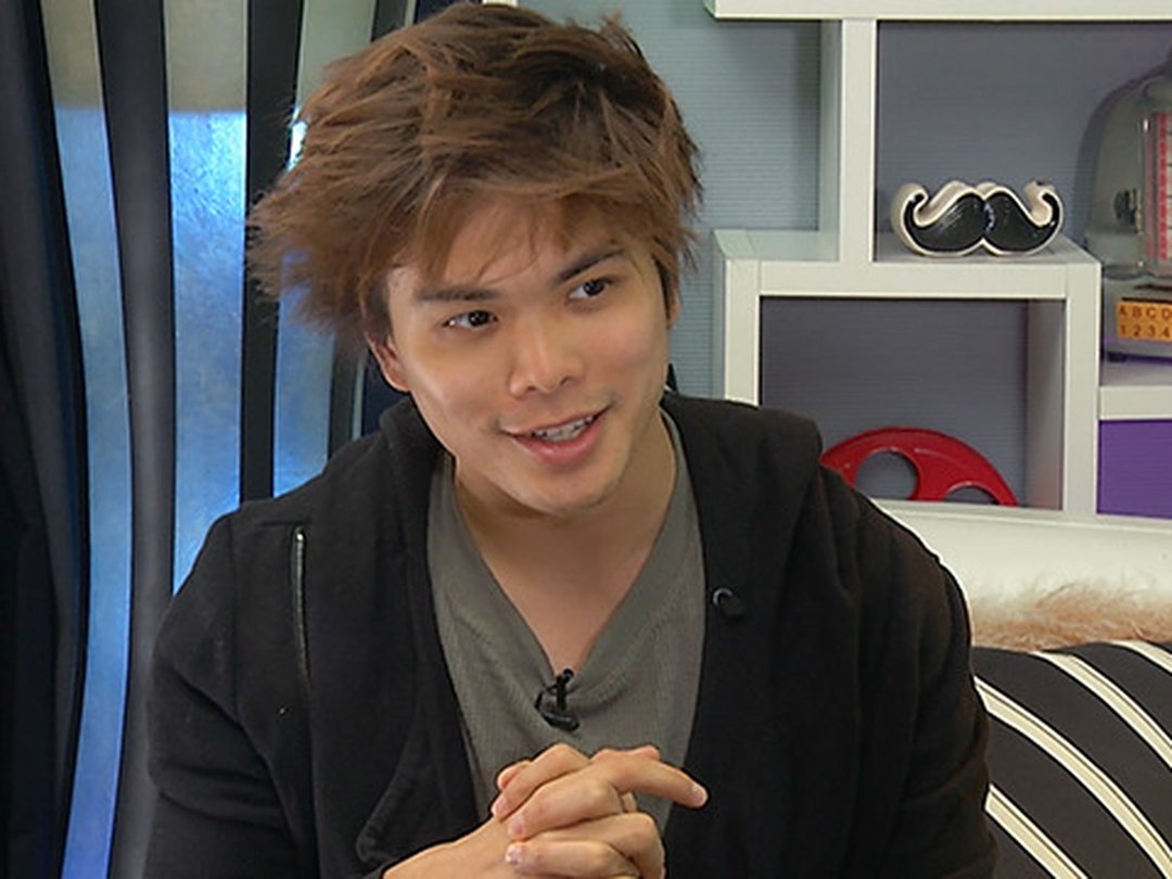 AGT Champion Shin Lim's Mind-Blowing Up Close Card Tricks