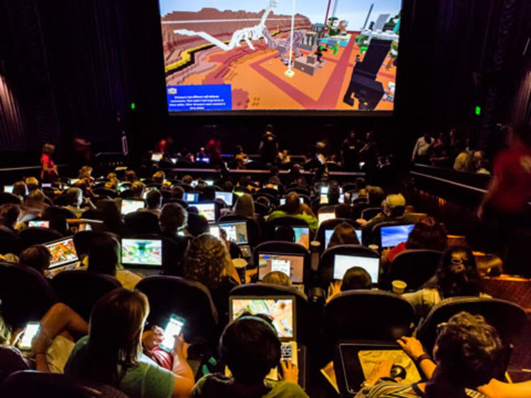 YouTube Gamers Gather Together for Minecraft Super League Gaming Event