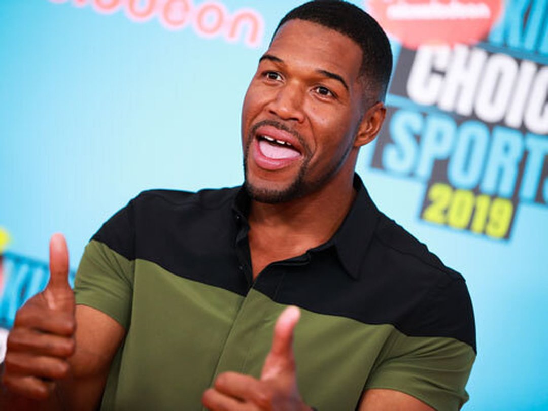 David Dobrik Crashes Michael Strahan Interview at Kids' Choice Sports Awards