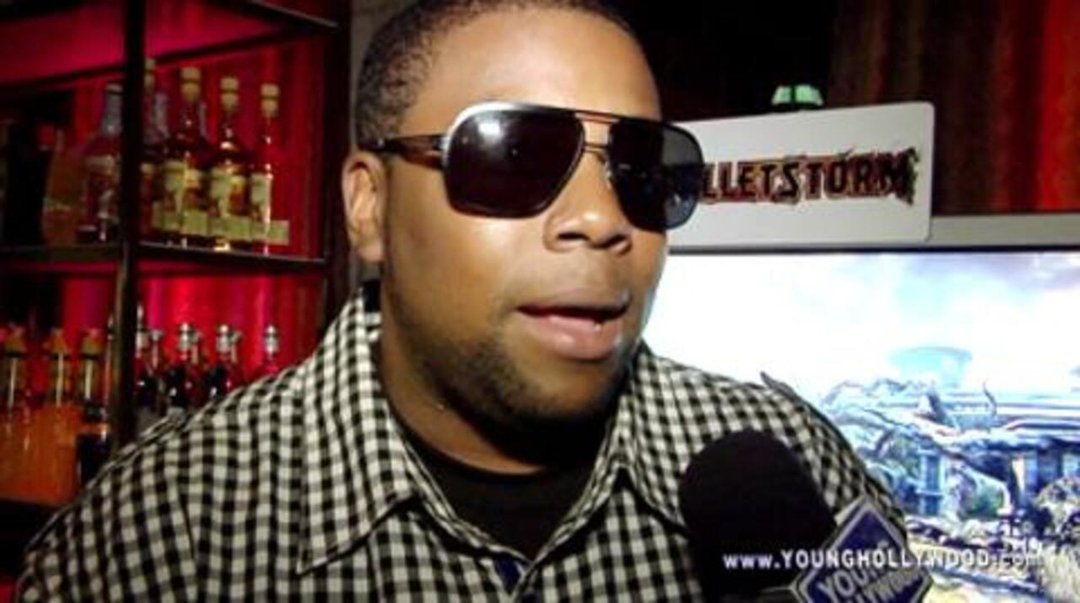 SNL's Kenan Thompson Does Back Flips
