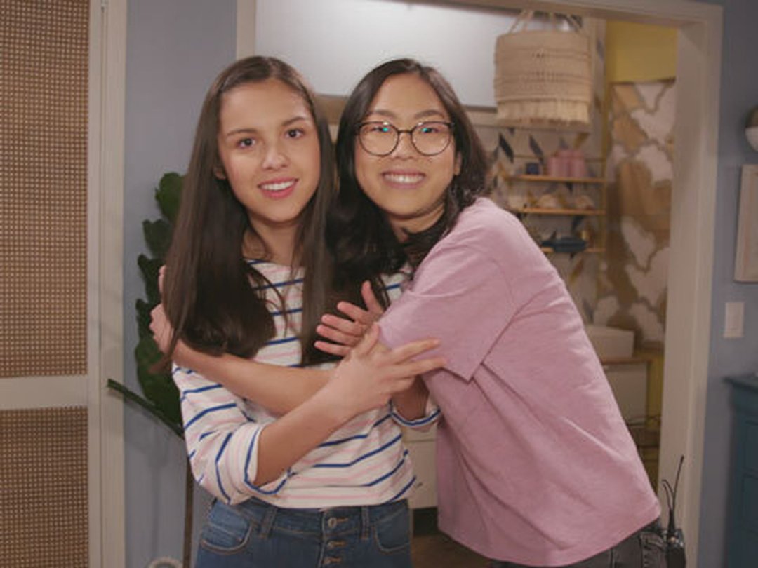 Bizaardvark Cast Give Set Tour & Reveal Biggest Prankster