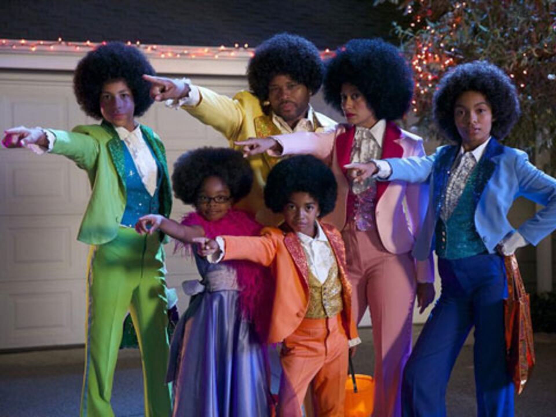 "Black-ish" Set Visit & Ad-Libbing with Stars Yara Shahidi and Tracee Ellis Ross