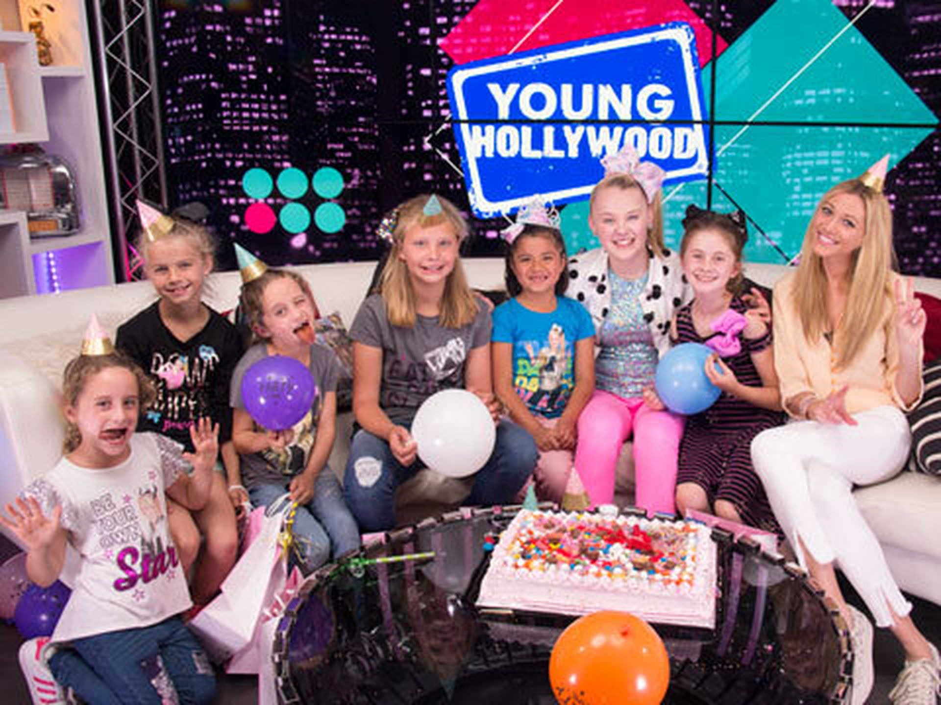 JoJo Siwa's Special Birthday Surprise With Siwanators