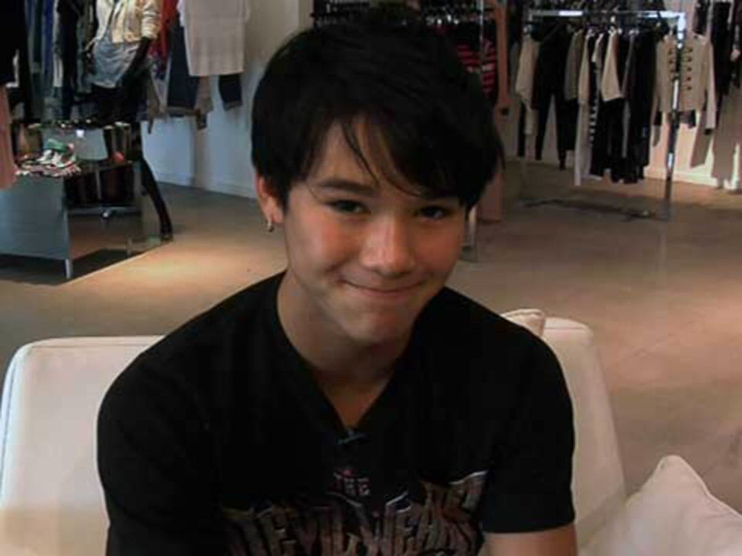 Shopping with Booboo Stewart and His Family