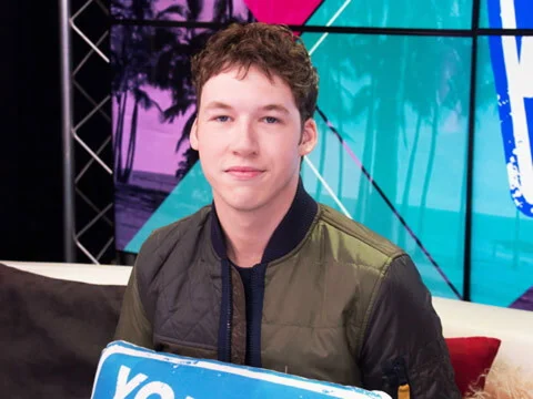 13 Reasons Why's Devin Druid Spills His Co-Stars' Secrets
