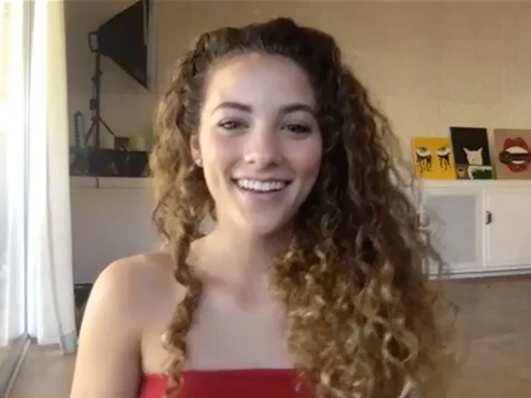Contortionist Sofie Dossi on Hype House
