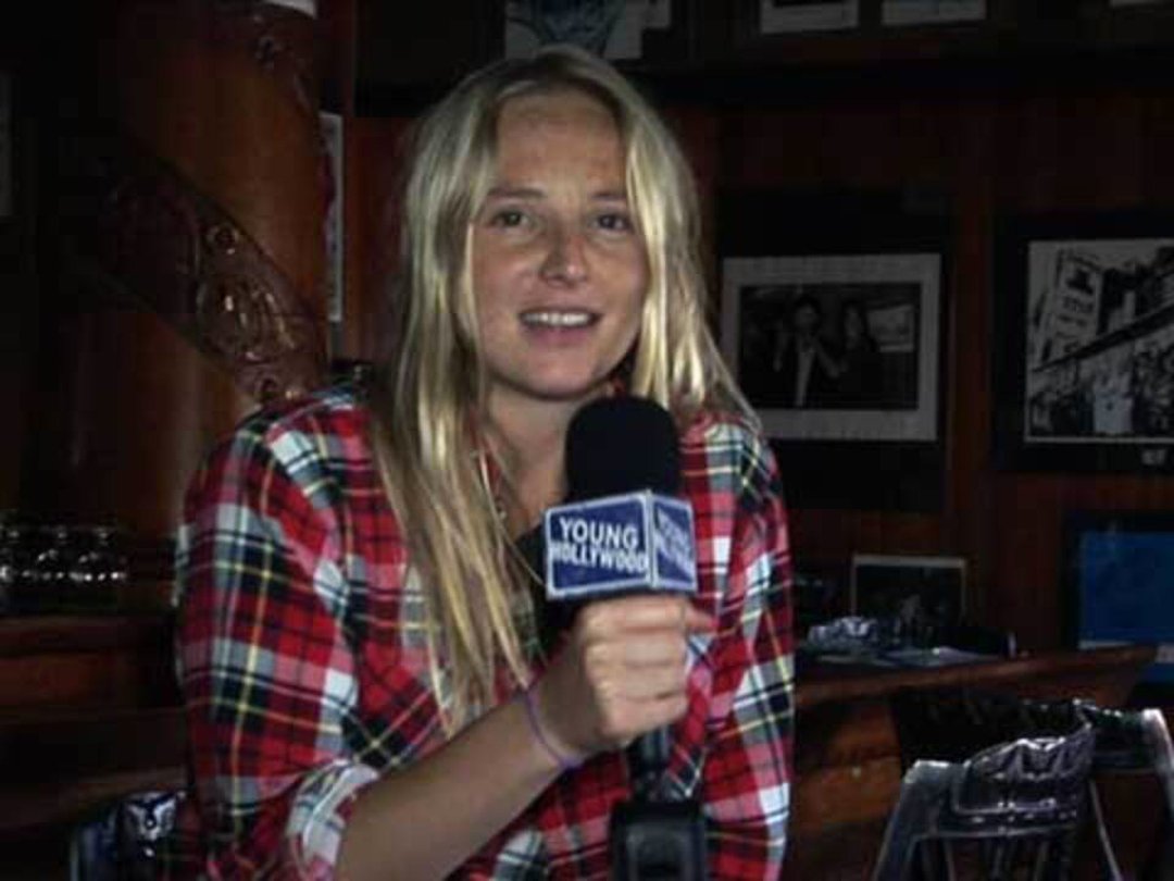 Songwriter Lissie Catches A Tiger