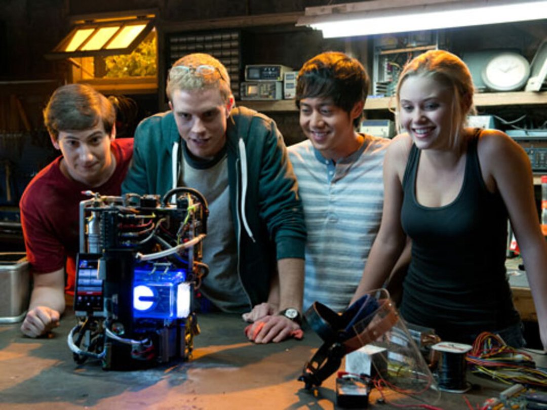 'Project Almanac' Cast on Favorite Birthdays & Life Do-Overs