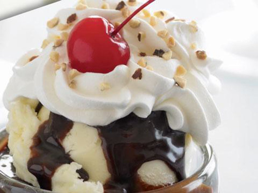 GHIRARDELLI'S HOT SUNDAE