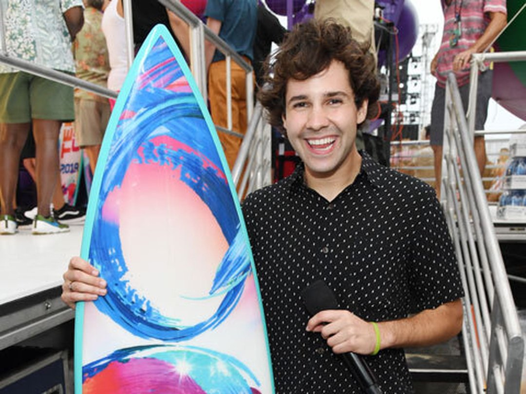 David Dobrik Takes Us On a Hilarious Seating Card Tour at TCAs