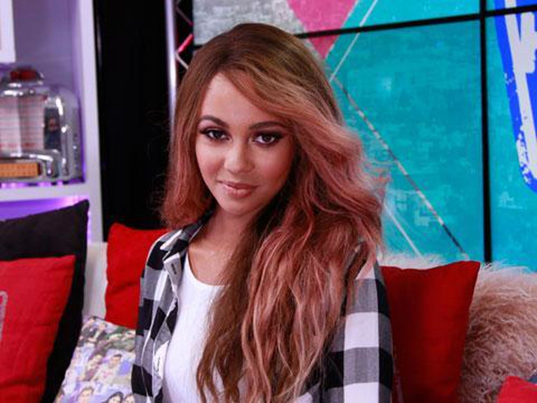Vanessa Morgan Plays Riverdale Rapid Fire