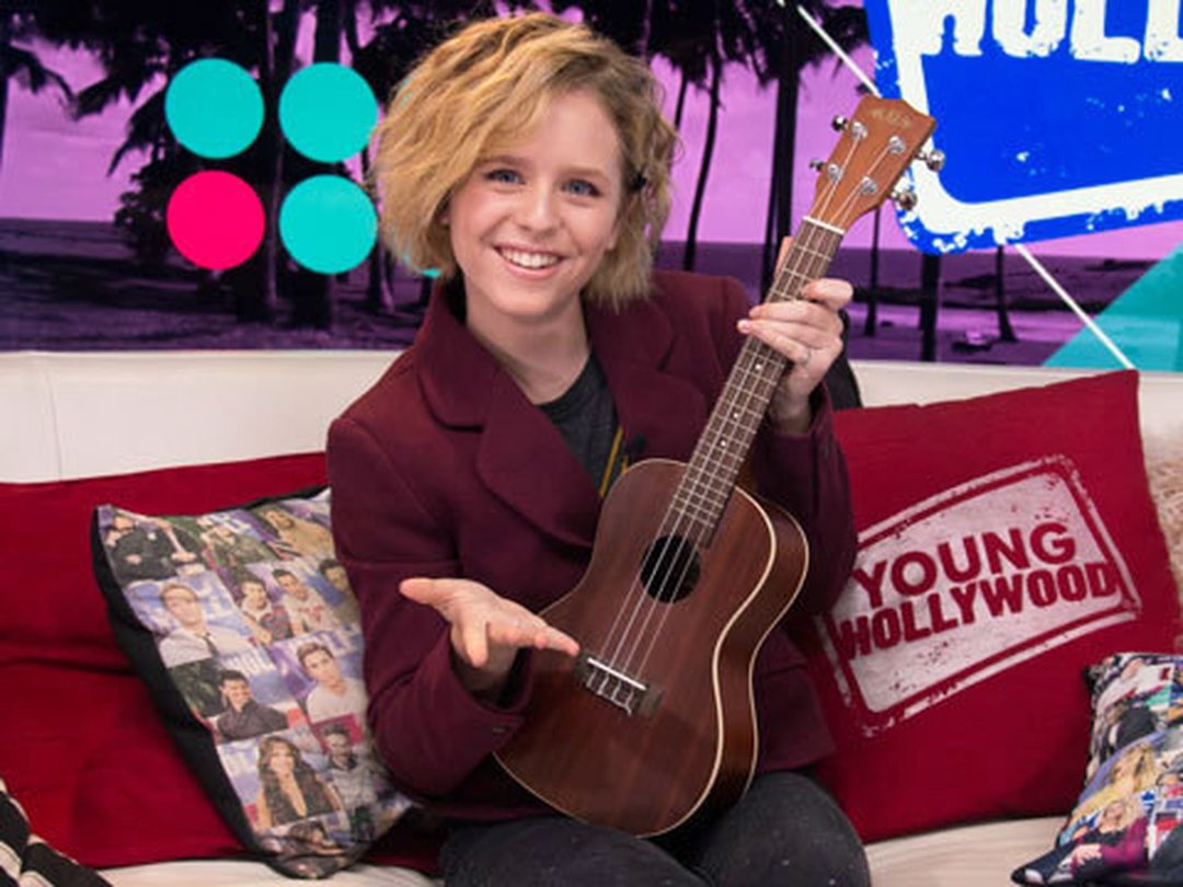 Haunting of Hill House's Lulu Wilson Talks Amy Adams & Plays Ukulele