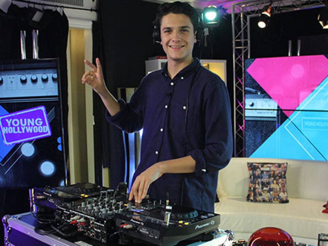 Live DJ Demo with Kungs