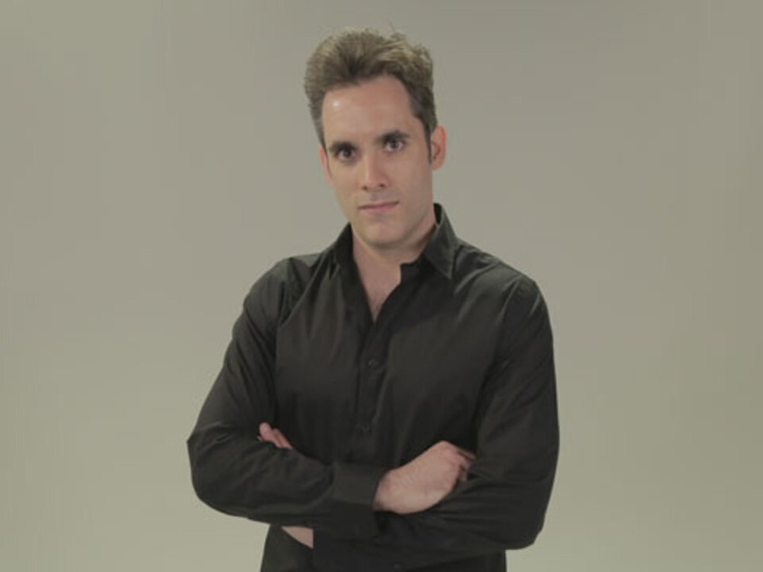 "Masters of Illusion" Star Michael Grandinetti Performs Dollar Bill Trick