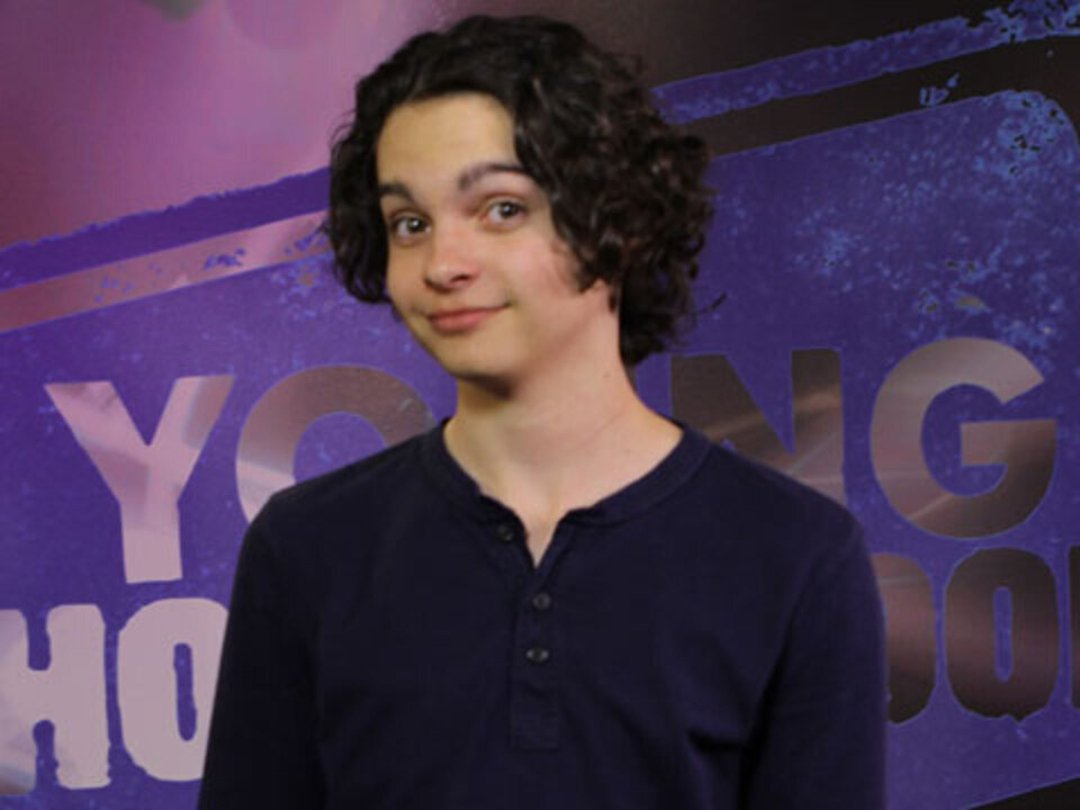 PARENTHOOD star Max Burkholder on Co-star Ray Romano