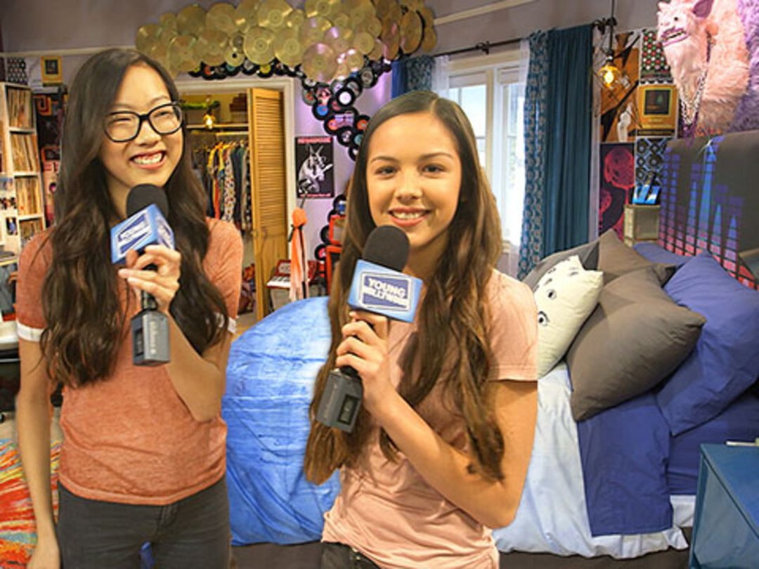 Going Viral On Set with "Bizaardvark” Cast