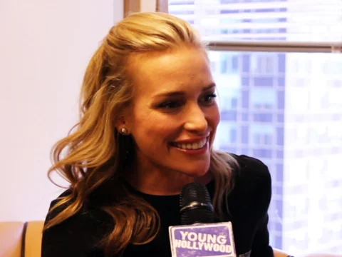 'Looper' Star Piper Perabo's Nude Scene Prep