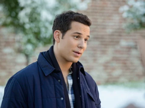 'Pitch Perfect 2' Star Skylar Astin Answers Twitter Questions From Fans