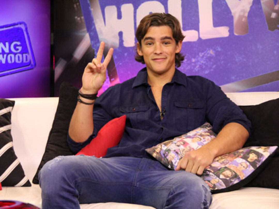 'The Giver' Star Brenton Thwaites on Working with Meryl Streep & Taylor Swift
