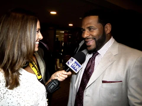 Jerome Bettis Flashes Some Super Bowl Bling