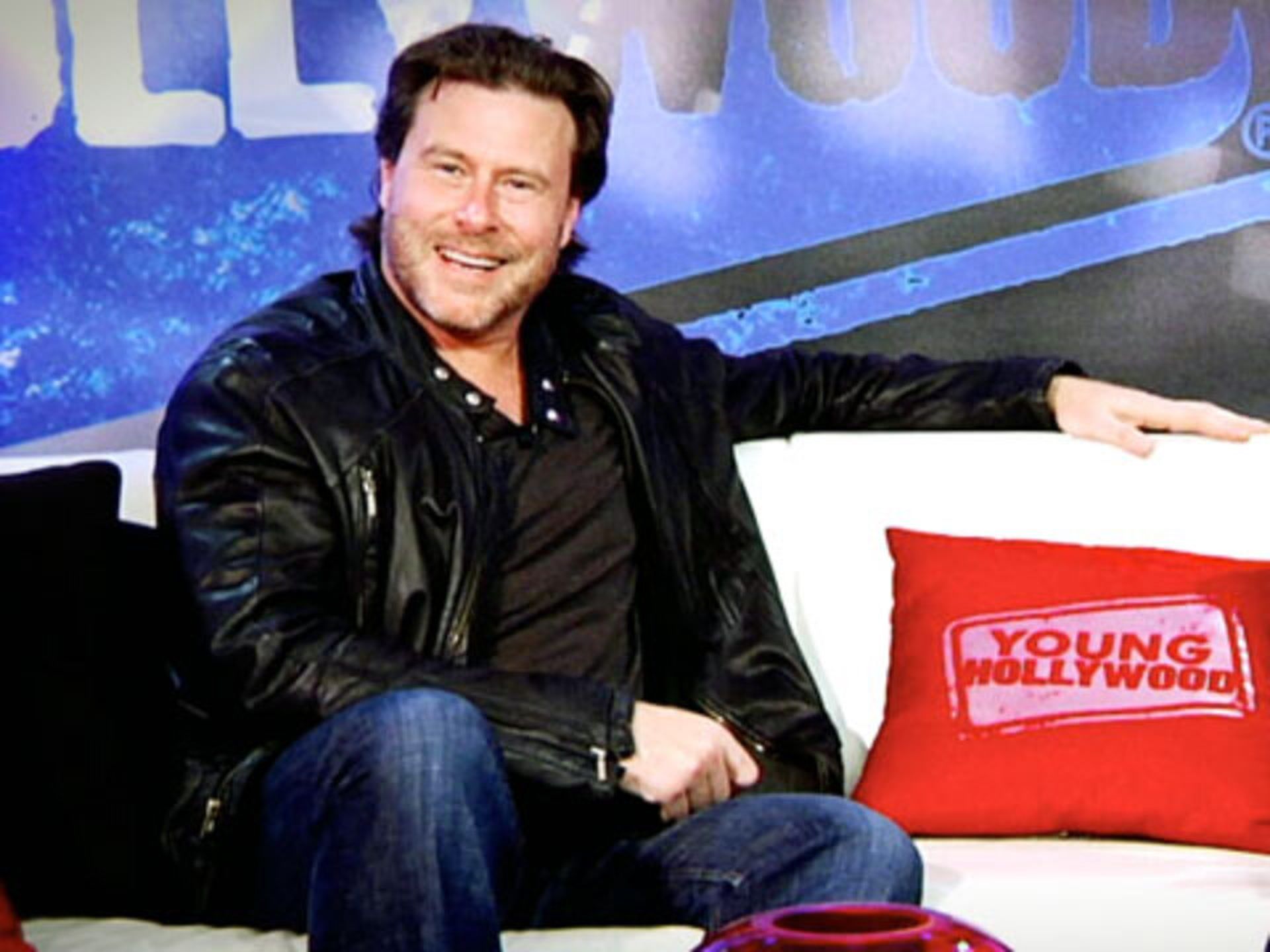Dean McDermott Gets Choked Up