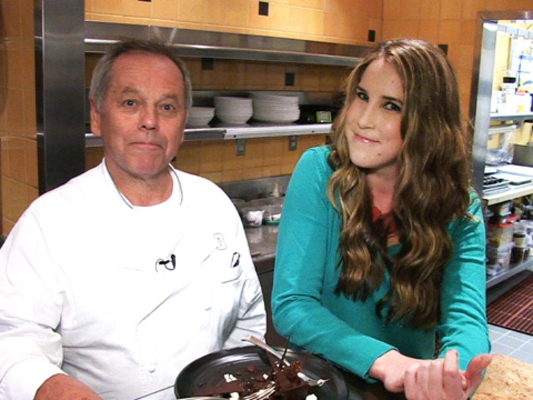 Wolfgang Puck Shows Off New Restaurant