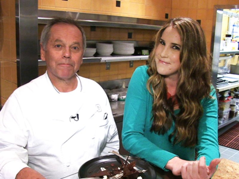 Wolfgang Puck Shows Off New Restaurant