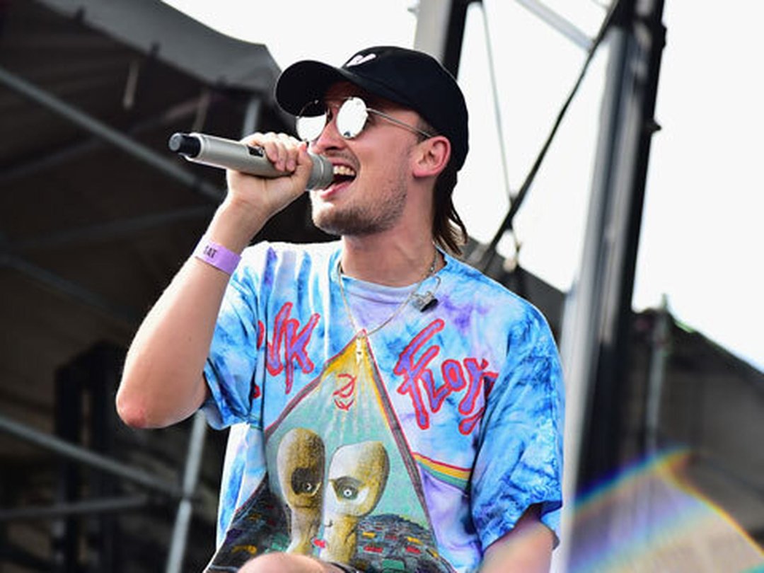 Record Shopping With Singer-Songwriter Gnash