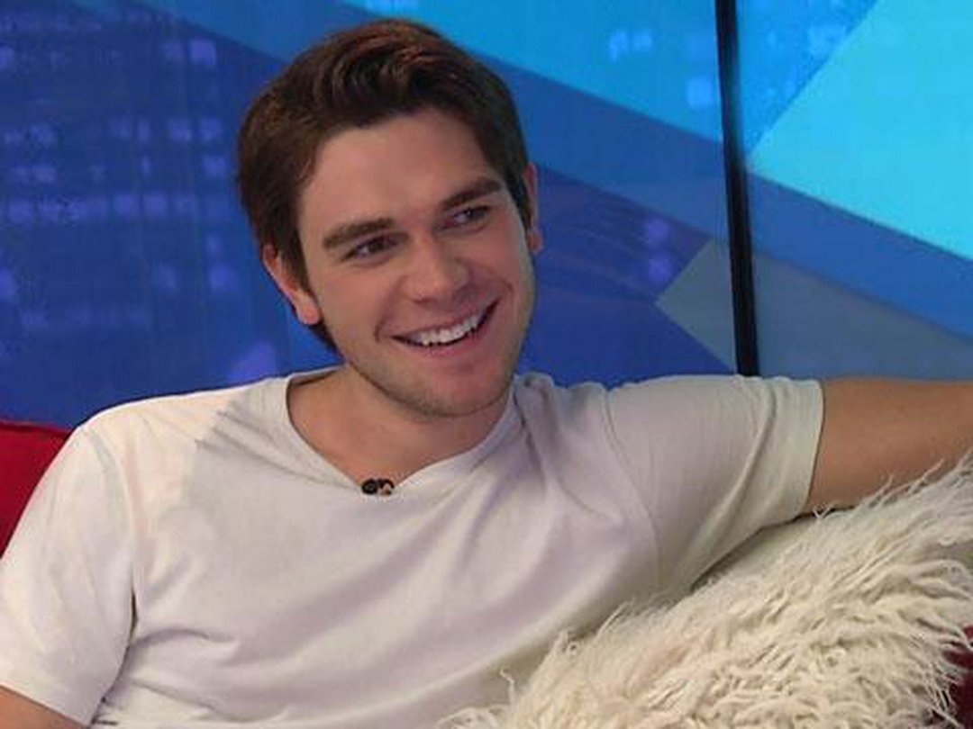 Real-Life “Riverdale” Bromance