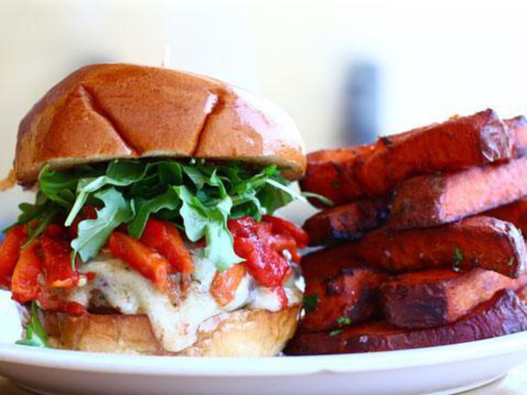 Where Tom Cruise Can Eat a Burger in Peace