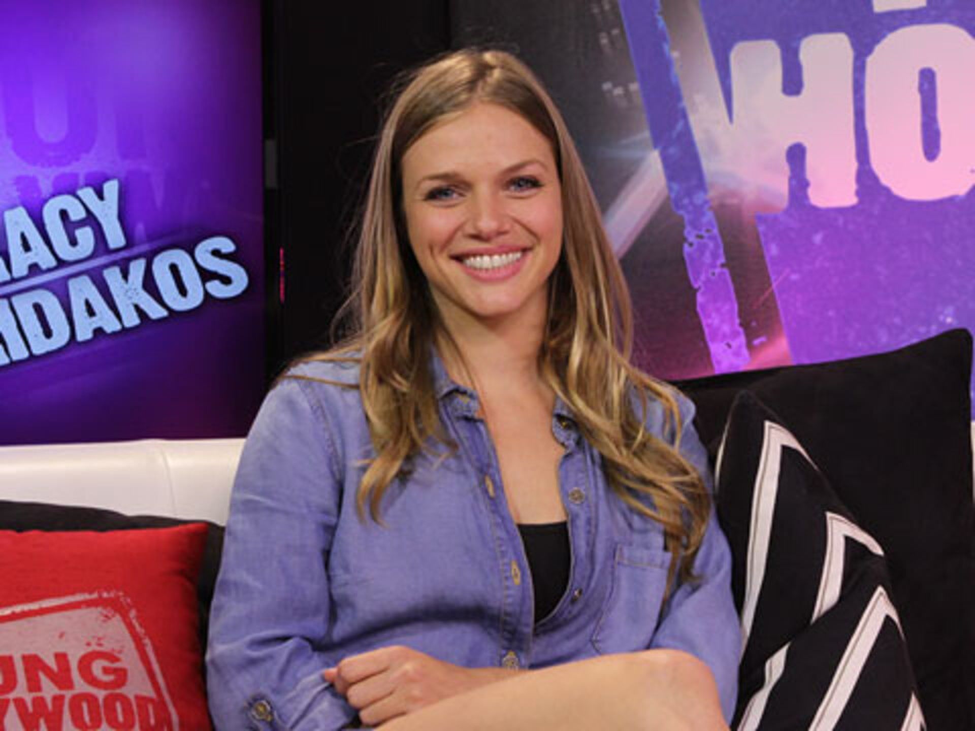 "Revolution" Star Tracy Spiridakos on Fight Scenes & Canadian Accents