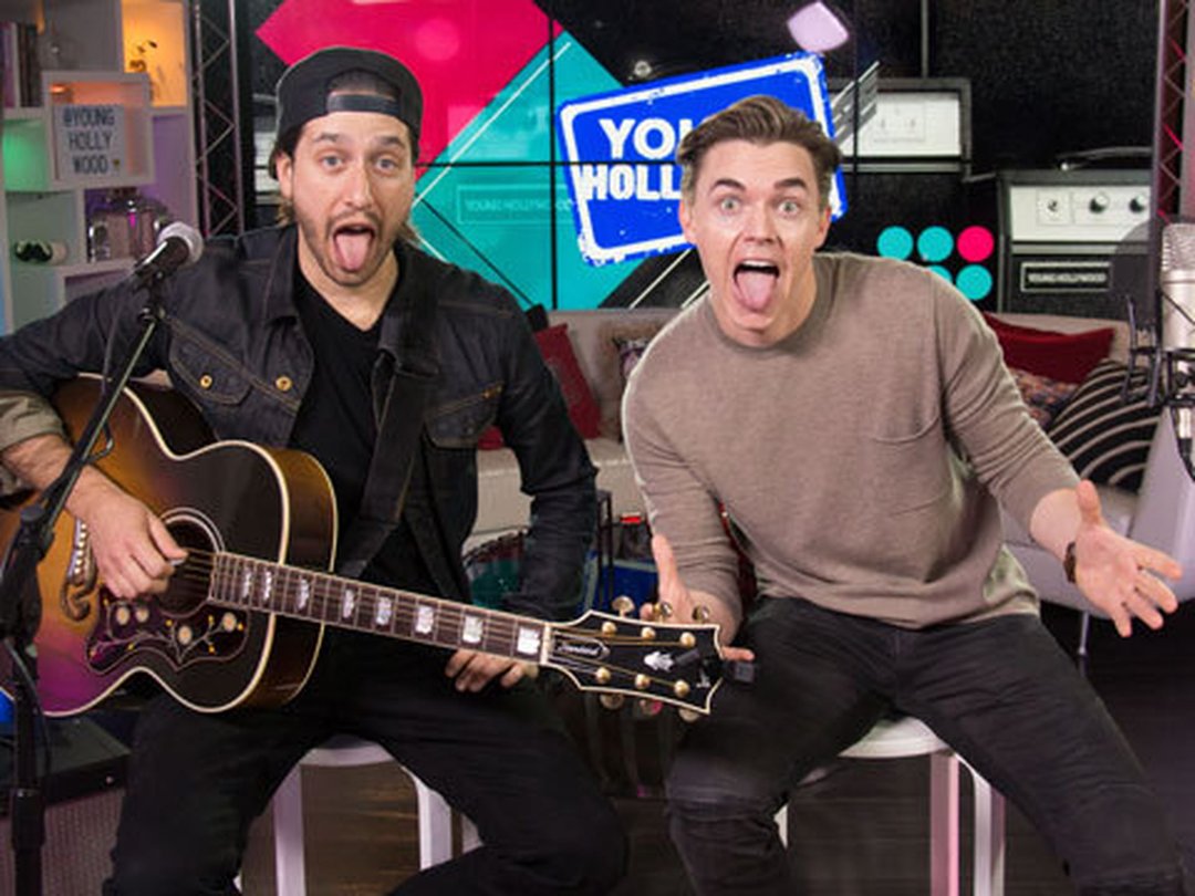 Jesse McCartney Performs Live & Does a Fan Q&A