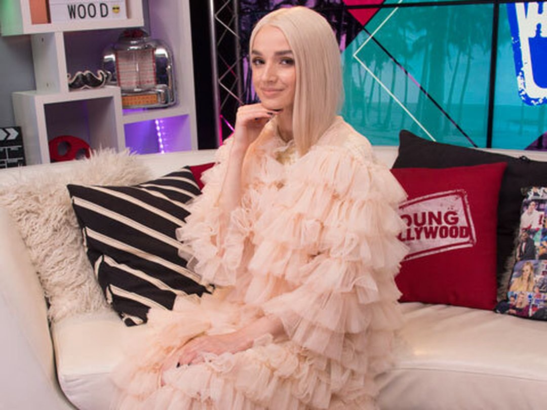 Singer Poppy Explains Her Unforgettable AMAs Red Carpet Look