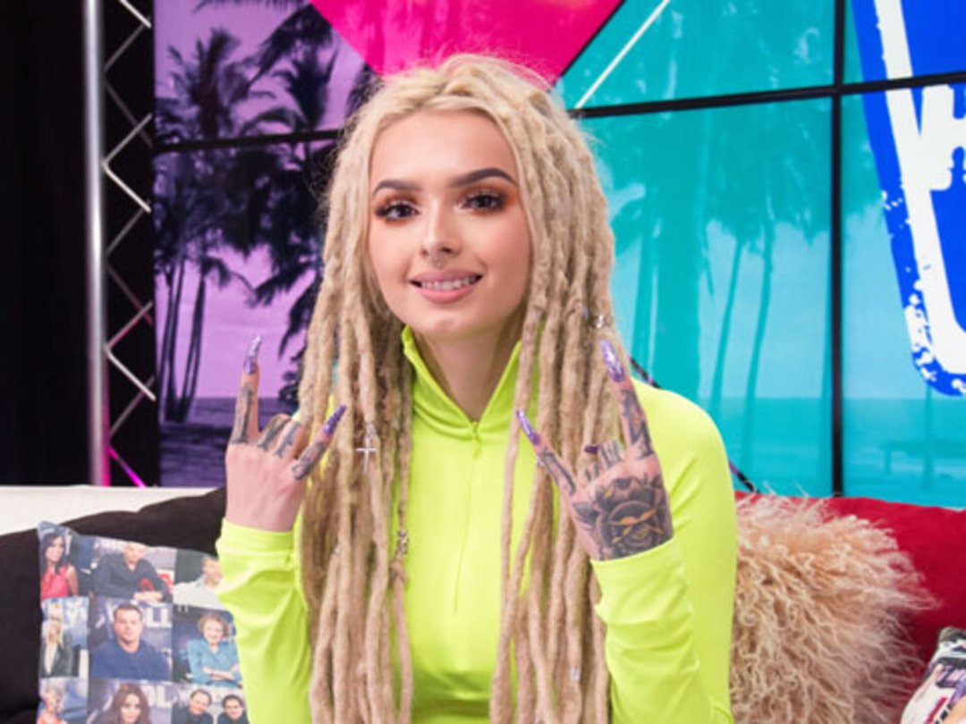 Singer Zhavia Talks Makeup, Tattoos, & Candlelight