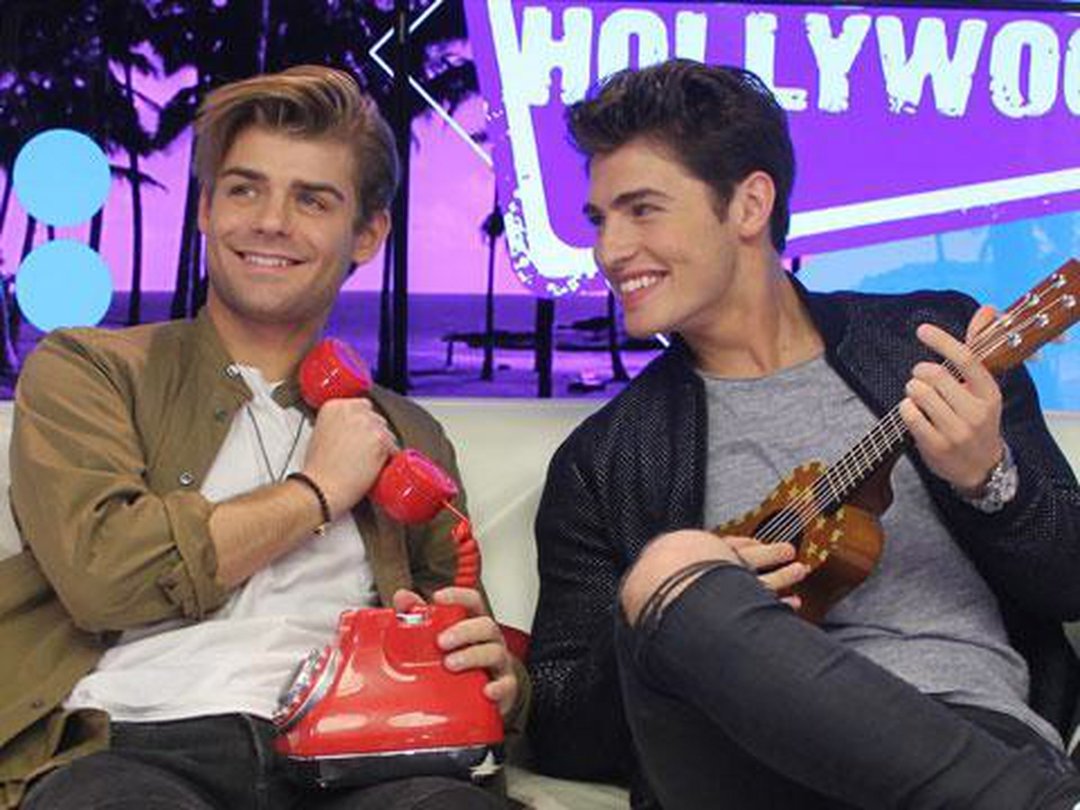 Gregg Sulkin & Garrett Clayton Prank Call Fashion Blogger
