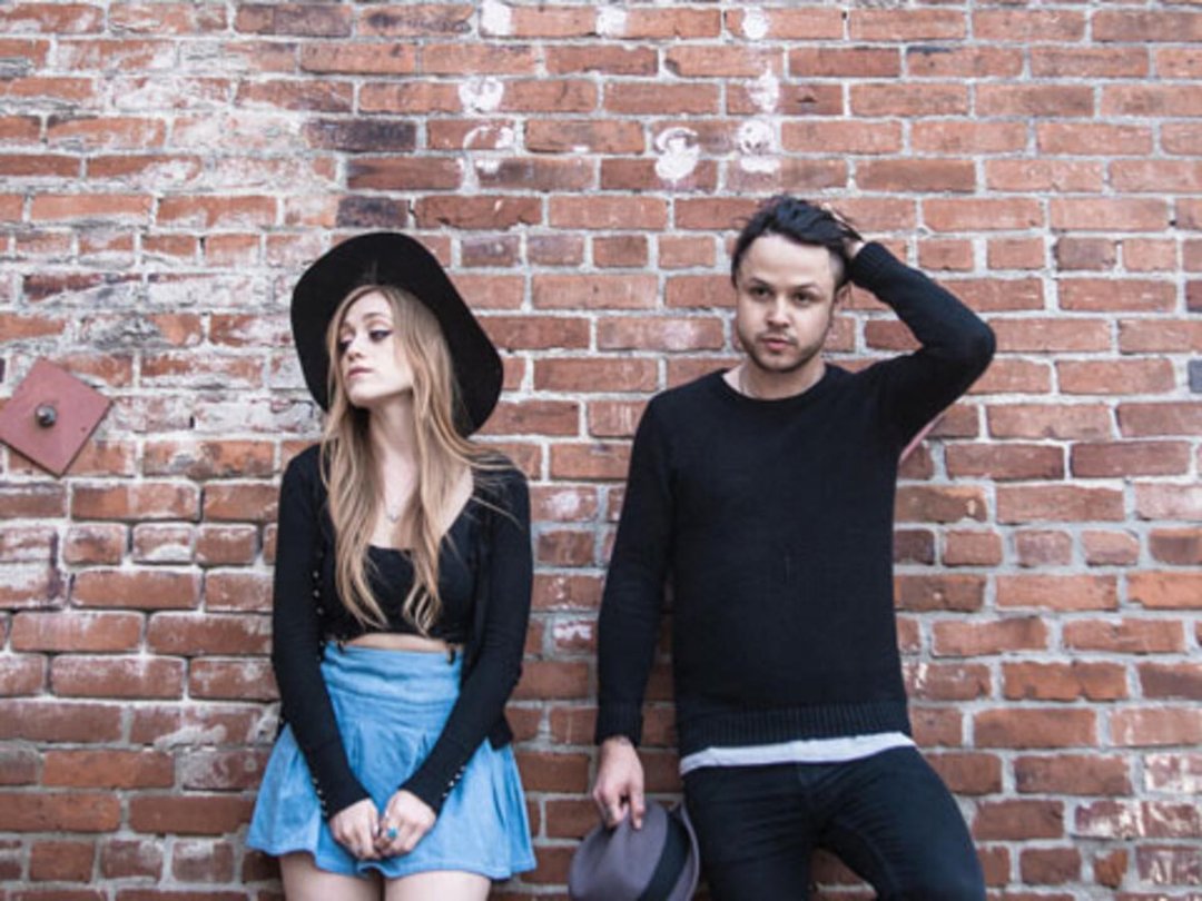 Oh Honey Performs Hit Single "Be Okay" Live at the Studio