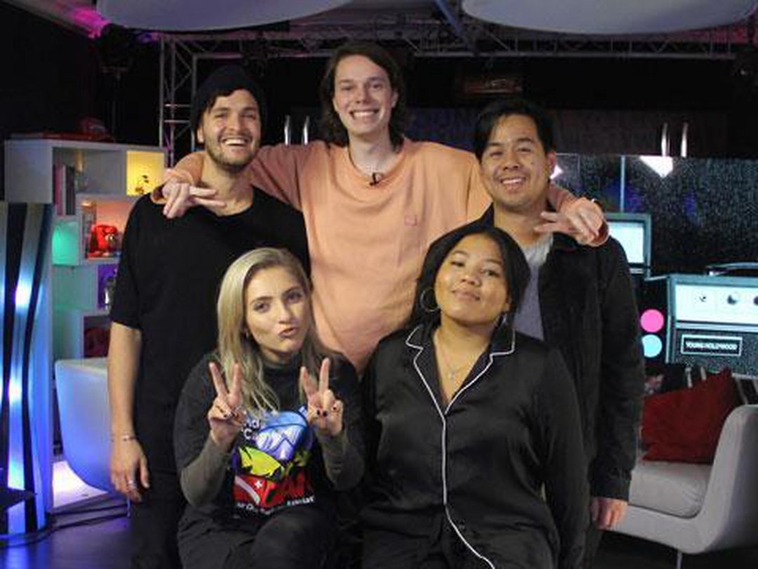 Selena, Instagram, & Donuts with Hillsong Young & Free
