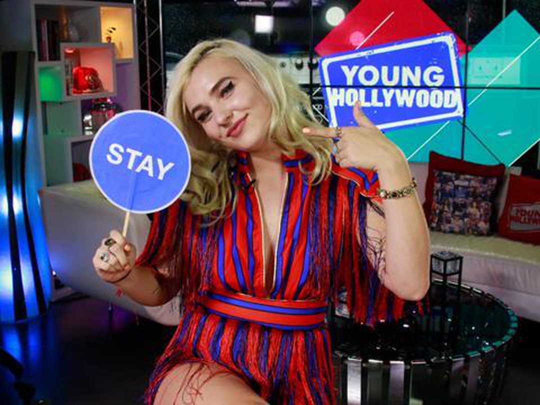 Maty Noyes Plays Would You Stay or Would You Leave?
